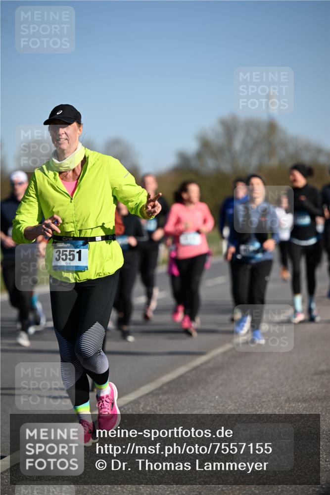 06.04.2025 - 44. Internationalen Wilhelmsburger Insellauf Dr. Thomas Lammeyer http://msf.ph/oto/7557155 06.04.2025 09:33:08 Laufen 3551 meine-sportfotos.de