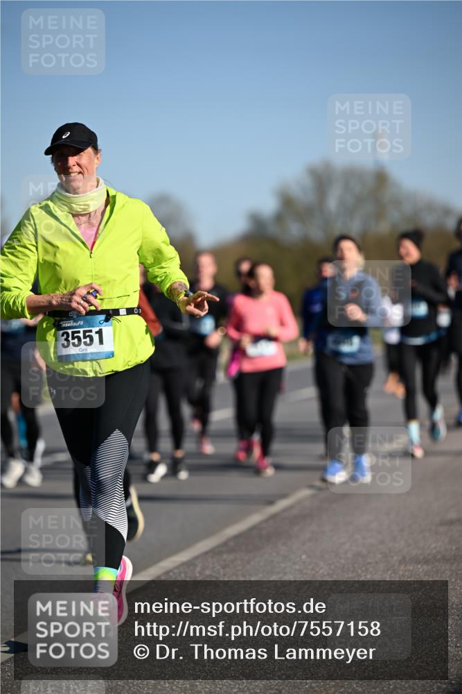 06.04.2025 - 44. Internationalen Wilhelmsburger Insellauf Dr. Thomas Lammeyer http://msf.ph/oto/7557158 06.04.2025 09:33:08 Laufen 3551, 07 meine-sportfotos.de