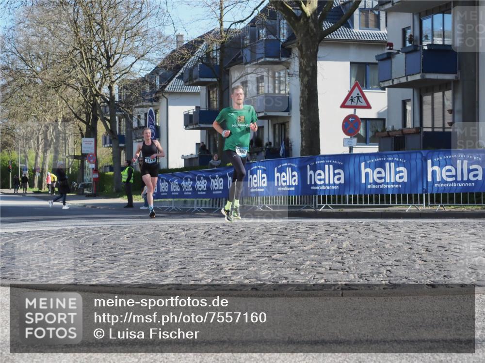 06.04.2025 - 44. Internationalen Wilhelmsburger Insellauf Luisa Fischer http://msf.ph/oto/7557160 06.04.2025 10:15:15 Ziel 3776, 3080 meine-sportfotos.de