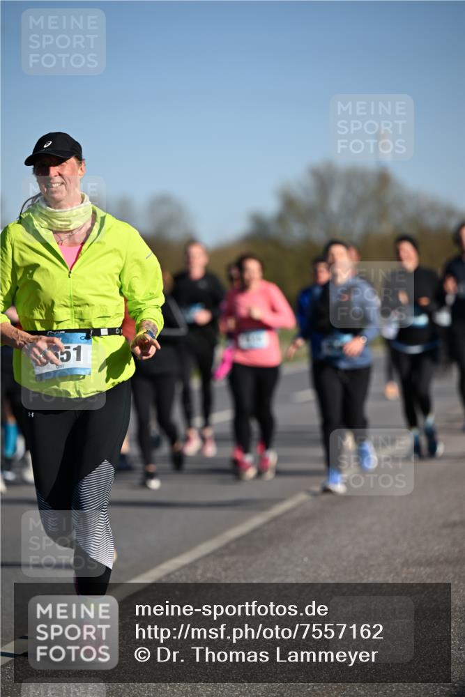 06.04.2025 - 44. Internationalen Wilhelmsburger Insellauf Dr. Thomas Lammeyer http://msf.ph/oto/7557162 06.04.2025 09:33:08 Laufen 51 meine-sportfotos.de