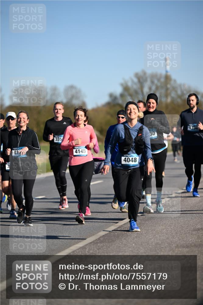 06.04.2025 - 44. Internationalen Wilhelmsburger Insellauf Dr. Thomas Lammeyer http://msf.ph/oto/7557179 06.04.2025 09:33:09 Laufen 41440, 335, 4145, 4048, 30, 435 meine-sportfotos.de