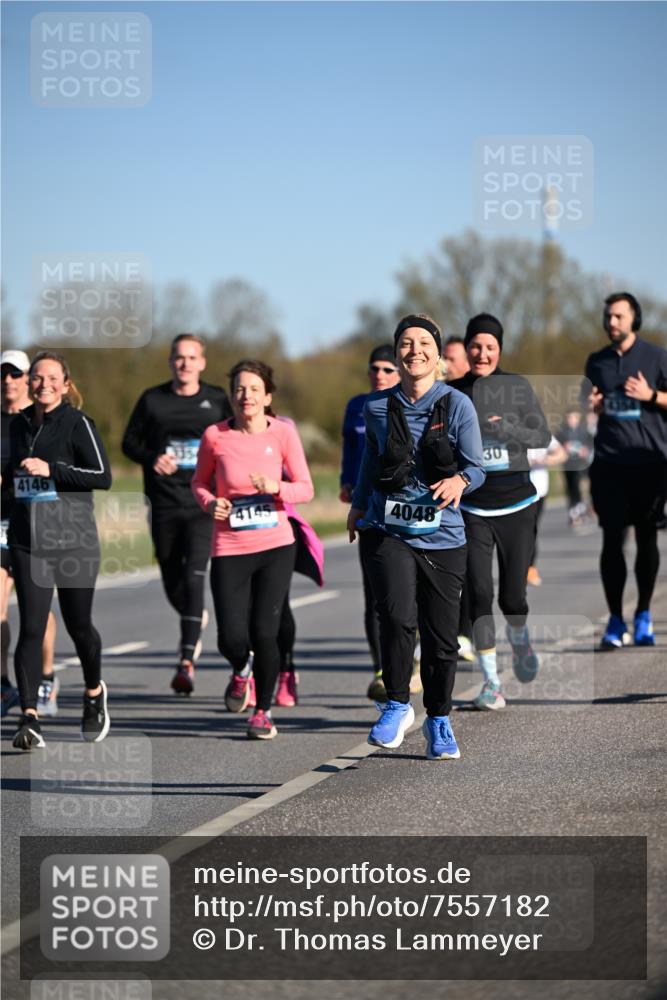 06.04.2025 - 44. Internationalen Wilhelmsburger Insellauf Dr. Thomas Lammeyer http://msf.ph/oto/7557182 06.04.2025 09:33:09 Laufen 4146, 4048, 30 meine-sportfotos.de