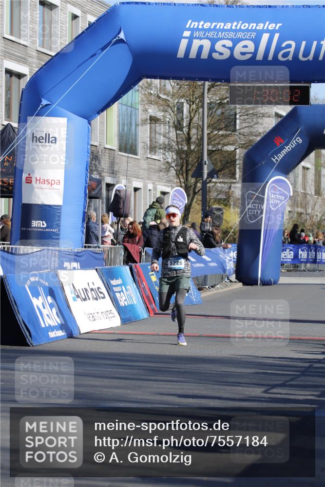 06.04.2025 - 44. Internationalen Wilhelmsburger Insellauf A. Gomolzig http://msf.ph/oto/7557184 06.04.2025 10:20:00 Ziel 5226 meine-sportfotos.de