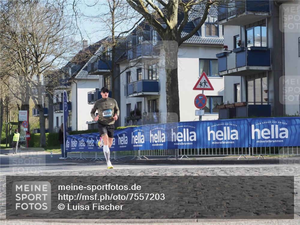 06.04.2025 - 44. Internationalen Wilhelmsburger Insellauf Luisa Fischer http://msf.ph/oto/7557203 06.04.2025 10:15:40 Ziel 7, 4059 meine-sportfotos.de