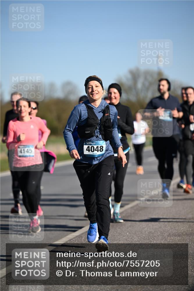 06.04.2025 - 44. Internationalen Wilhelmsburger Insellauf Dr. Thomas Lammeyer http://msf.ph/oto/7557205 06.04.2025 09:33:11 Laufen 4145, 4048 meine-sportfotos.de