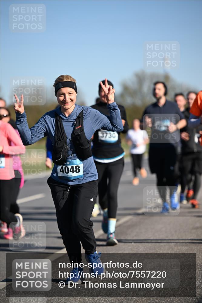 06.04.2025 - 44. Internationalen Wilhelmsburger Insellauf Dr. Thomas Lammeyer http://msf.ph/oto/7557220 06.04.2025 09:33:11 Laufen 4048, 3730 meine-sportfotos.de