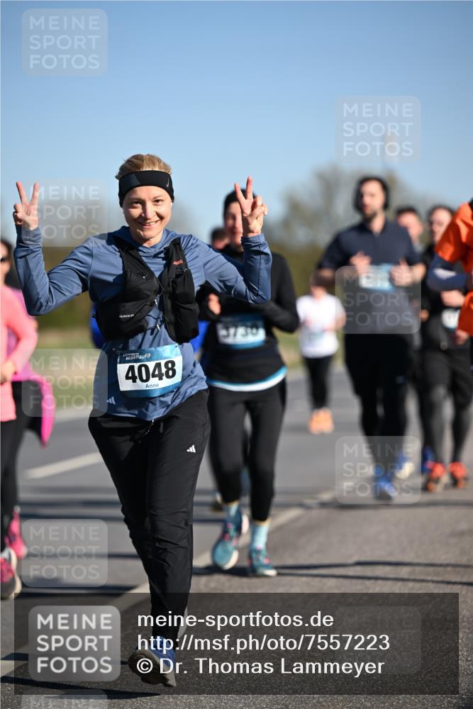 06.04.2025 - 44. Internationalen Wilhelmsburger Insellauf Dr. Thomas Lammeyer http://msf.ph/oto/7557223 06.04.2025 09:33:11 Laufen 4048, 3730 meine-sportfotos.de