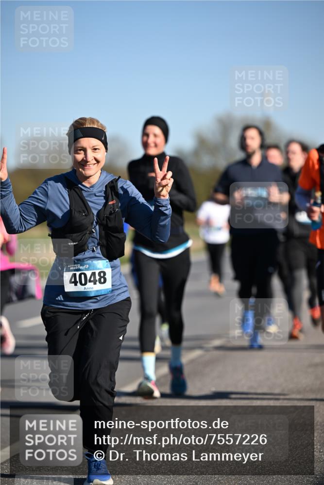 06.04.2025 - 44. Internationalen Wilhelmsburger Insellauf Dr. Thomas Lammeyer http://msf.ph/oto/7557226 06.04.2025 09:33:11 Laufen 4048 meine-sportfotos.de
