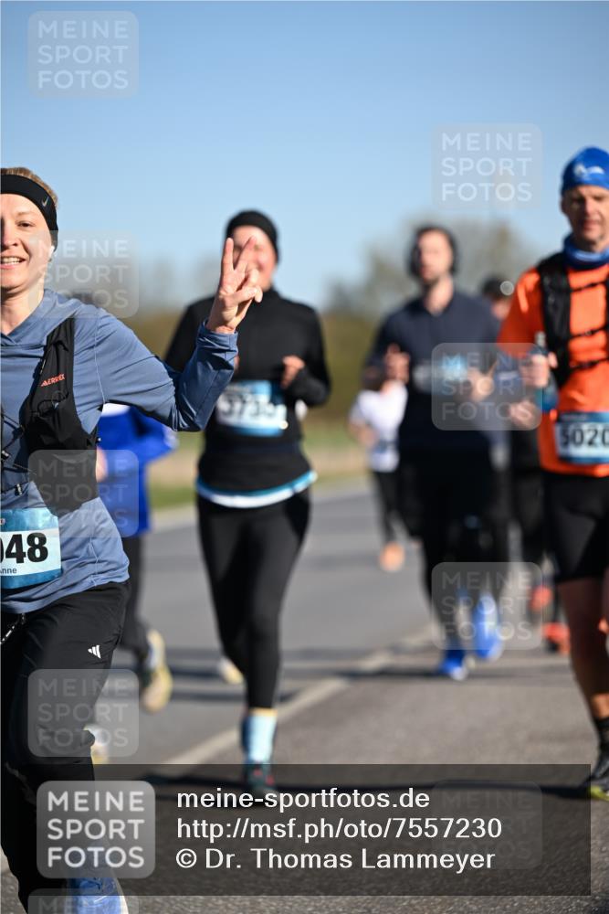 06.04.2025 - 44. Internationalen Wilhelmsburger Insellauf Dr. Thomas Lammeyer http://msf.ph/oto/7557230 06.04.2025 09:33:12 Laufen 48, 5020 meine-sportfotos.de