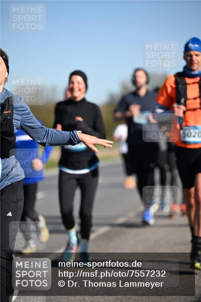 06.04.2025 - 44. Internationalen Wilhelmsburger Insellauf Dr. Thomas Lammeyer http://msf.ph/oto/7557232 06.04.2025 09:33:12 Laufen 5020 meine-sportfotos.de