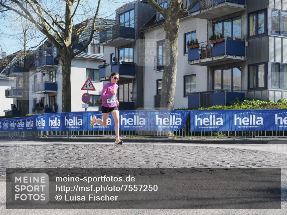 06.04.2025 - 44. Internationalen Wilhelmsburger Insellauf Luisa Fischer http://msf.ph/oto/7557250 06.04.2025 10:16:01 Ziel 4492 meine-sportfotos.de