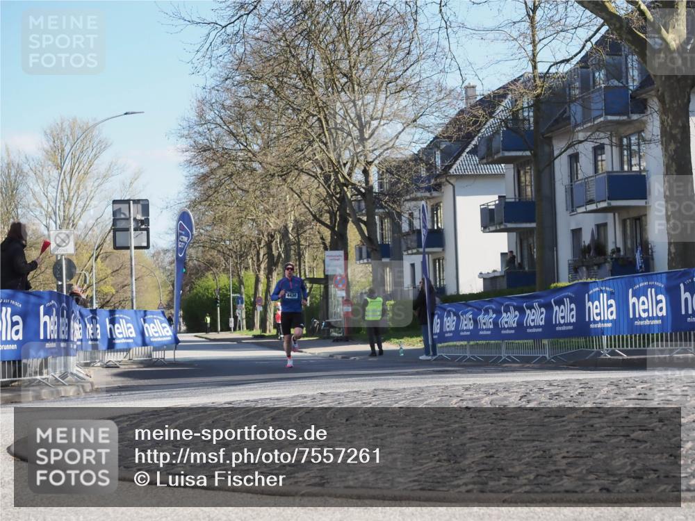 06.04.2025 - 44. Internationalen Wilhelmsburger Insellauf Luisa Fischer http://msf.ph/oto/7557261 06.04.2025 10:16:11 Ziel 4430 meine-sportfotos.de