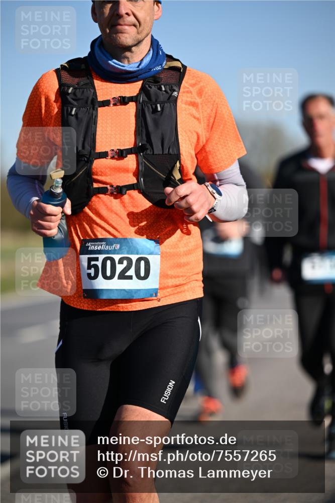 06.04.2025 - 44. Internationalen Wilhelmsburger Insellauf Dr. Thomas Lammeyer http://msf.ph/oto/7557265 06.04.2025 09:33:14 Laufen 20, 5020 meine-sportfotos.de