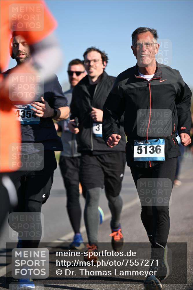 06.04.2025 - 44. Internationalen Wilhelmsburger Insellauf Dr. Thomas Lammeyer http://msf.ph/oto/7557271 06.04.2025 09:33:14 Laufen 1354, 3, 5136 meine-sportfotos.de