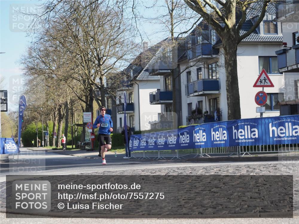 06.04.2025 - 44. Internationalen Wilhelmsburger Insellauf Luisa Fischer http://msf.ph/oto/7557275 06.04.2025 10:16:13 Ziel 4430 meine-sportfotos.de