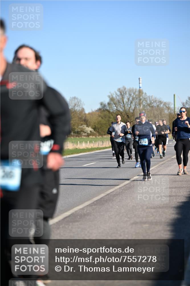 06.04.2025 - 44. Internationalen Wilhelmsburger Insellauf Dr. Thomas Lammeyer http://msf.ph/oto/7557278 06.04.2025 09:33:15 Laufen 14273, 4390, 4112 meine-sportfotos.de