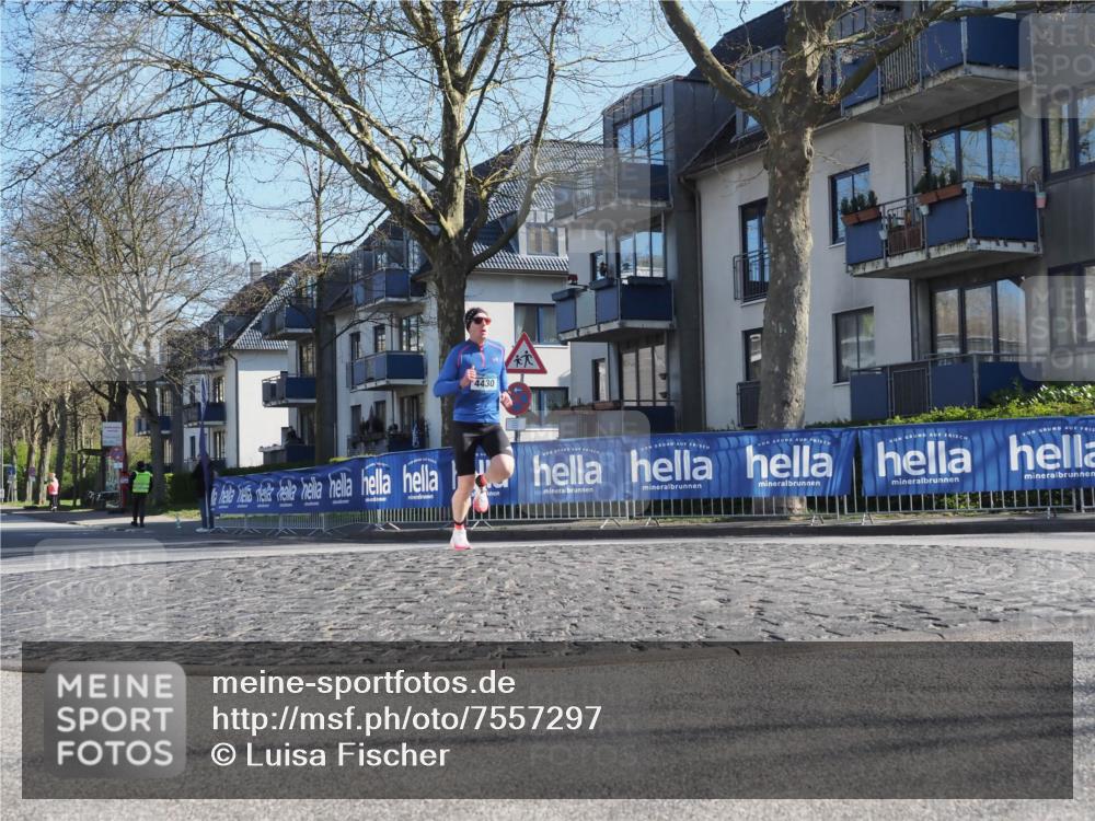 06.04.2025 - 44. Internationalen Wilhelmsburger Insellauf Luisa Fischer http://msf.ph/oto/7557297 06.04.2025 10:16:15 Ziel 4430 meine-sportfotos.de