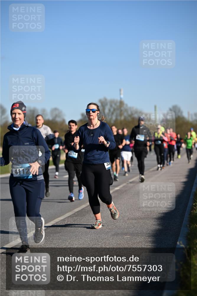 06.04.2025 - 44. Internationalen Wilhelmsburger Insellauf Dr. Thomas Lammeyer http://msf.ph/oto/7557303 06.04.2025 09:33:19 Laufen 4274, 35, 4112 meine-sportfotos.de