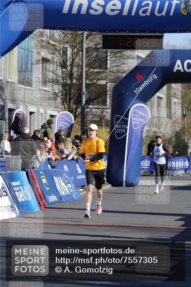 06.04.2025 - 44. Internationalen Wilhelmsburger Insellauf A. Gomolzig http://msf.ph/oto/7557305 06.04.2025 10:18:38 Ziel 3643 meine-sportfotos.de