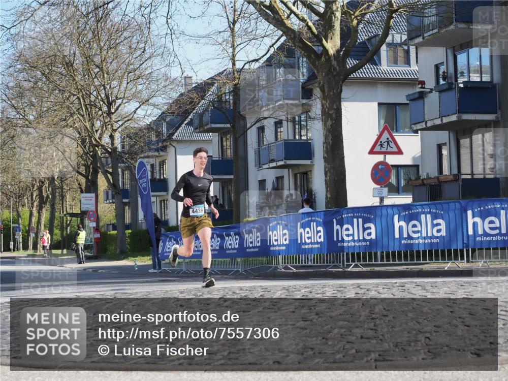 06.04.2025 - 44. Internationalen Wilhelmsburger Insellauf Luisa Fischer http://msf.ph/oto/7557306 06.04.2025 10:16:32 Ziel 4439 meine-sportfotos.de