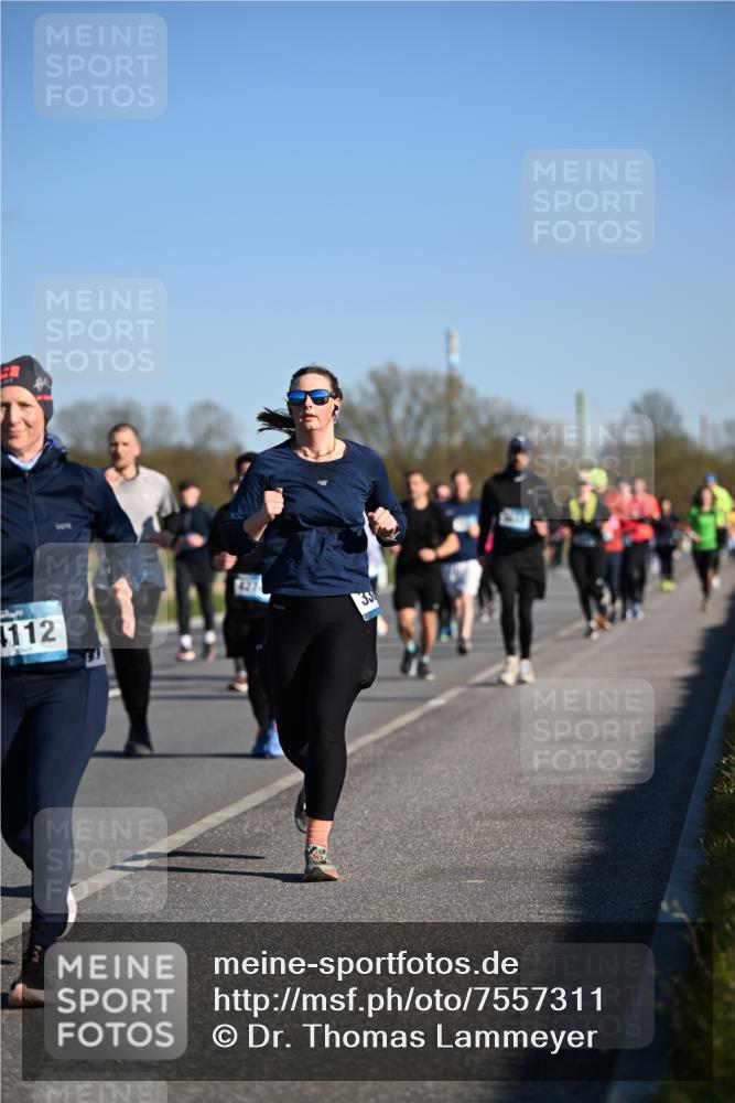 06.04.2025 - 44. Internationalen Wilhelmsburger Insellauf Dr. Thomas Lammeyer http://msf.ph/oto/7557311 06.04.2025 09:33:20 Laufen 112, 350 meine-sportfotos.de