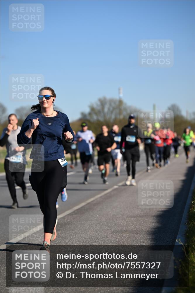 06.04.2025 - 44. Internationalen Wilhelmsburger Insellauf Dr. Thomas Lammeyer http://msf.ph/oto/7557327 06.04.2025 09:33:20 Laufen 1979, 33 meine-sportfotos.de
