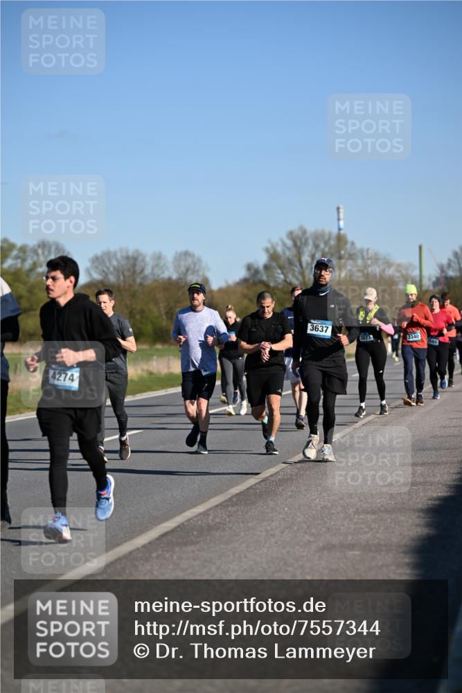 06.04.2025 - 44. Internationalen Wilhelmsburger Insellauf Dr. Thomas Lammeyer http://msf.ph/oto/7557344 06.04.2025 09:33:22 Laufen 4274, 3637, 3077, 3340 meine-sportfotos.de
