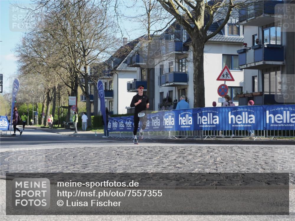 06.04.2025 - 44. Internationalen Wilhelmsburger Insellauf Luisa Fischer http://msf.ph/oto/7557355 06.04.2025 10:16:58 Ziel 4325 meine-sportfotos.de
