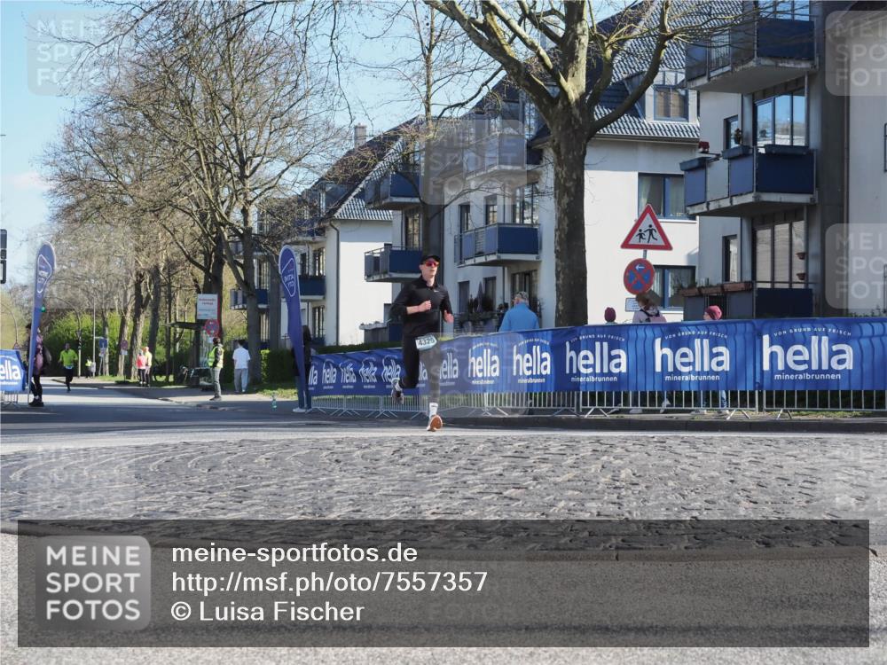 06.04.2025 - 44. Internationalen Wilhelmsburger Insellauf Luisa Fischer http://msf.ph/oto/7557357 06.04.2025 10:16:59 Ziel 4325 meine-sportfotos.de