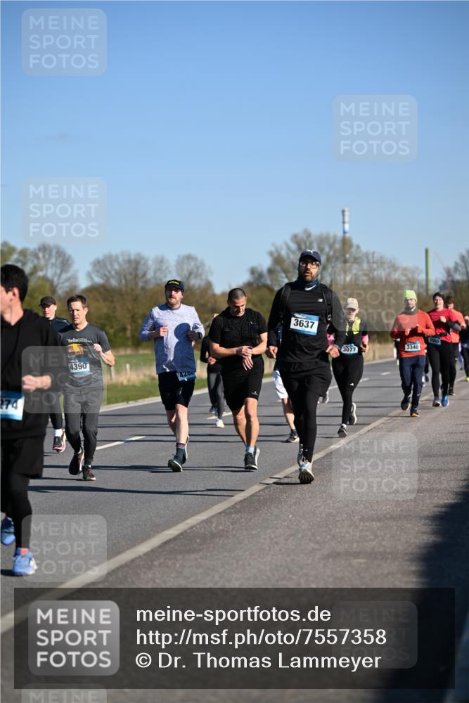 06.04.2025 - 44. Internationalen Wilhelmsburger Insellauf Dr. Thomas Lammeyer http://msf.ph/oto/7557358 06.04.2025 09:33:22 Laufen 274, 4390, 14280, 3637, 3077, 3340 meine-sportfotos.de