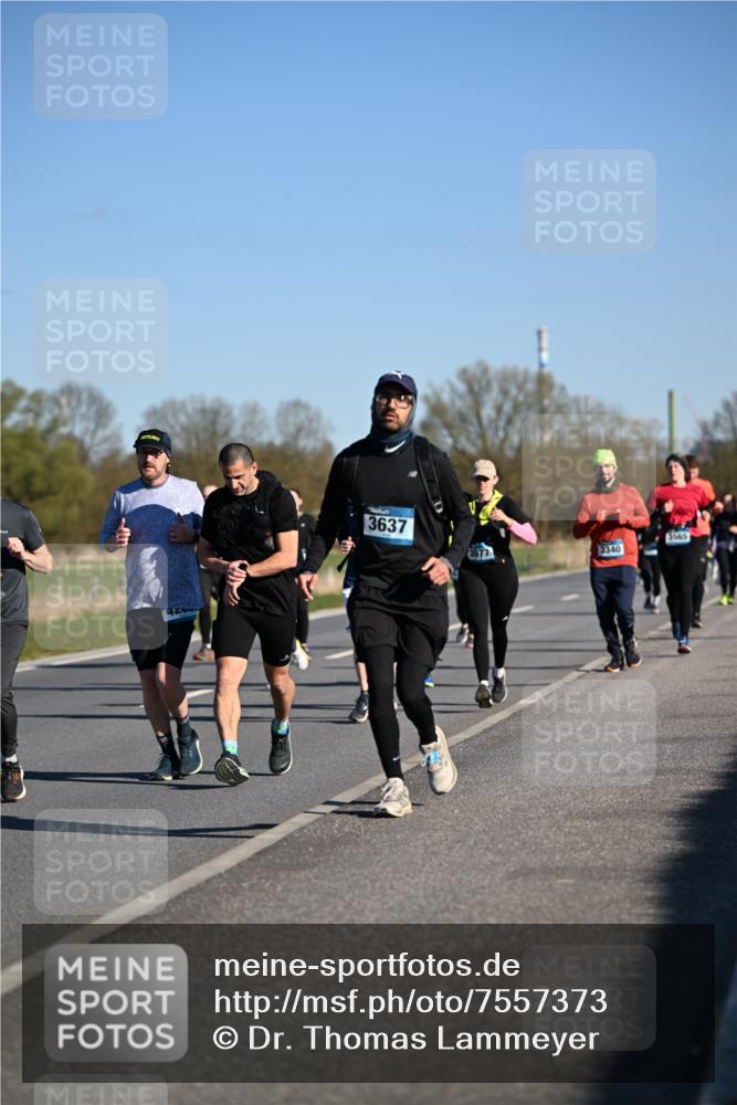 06.04.2025 - 44. Internationalen Wilhelmsburger Insellauf Dr. Thomas Lammeyer http://msf.ph/oto/7557373 06.04.2025 09:33:23 Laufen 44, 3637, 3340, 3565 meine-sportfotos.de