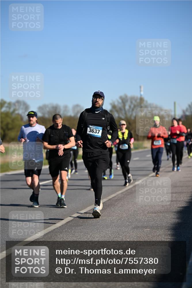 06.04.2025 - 44. Internationalen Wilhelmsburger Insellauf Dr. Thomas Lammeyer http://msf.ph/oto/7557380 06.04.2025 09:33:24 Laufen 3637 meine-sportfotos.de