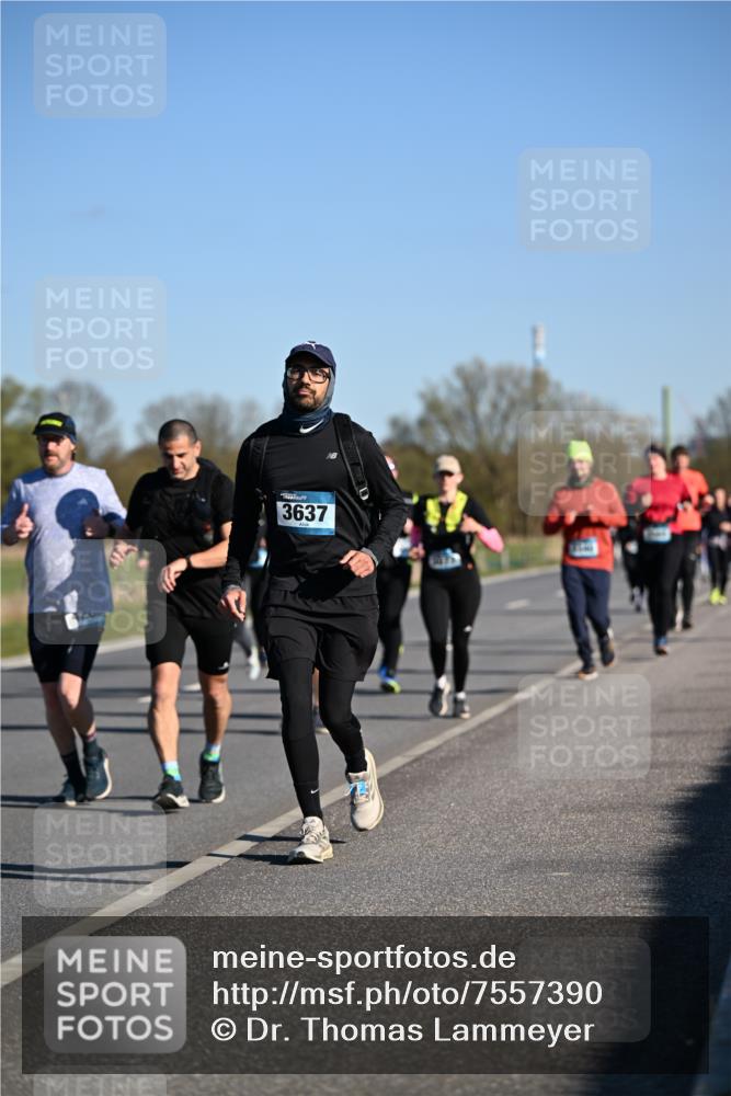 06.04.2025 - 44. Internationalen Wilhelmsburger Insellauf Dr. Thomas Lammeyer http://msf.ph/oto/7557390 06.04.2025 09:33:24 Laufen 3637 meine-sportfotos.de
