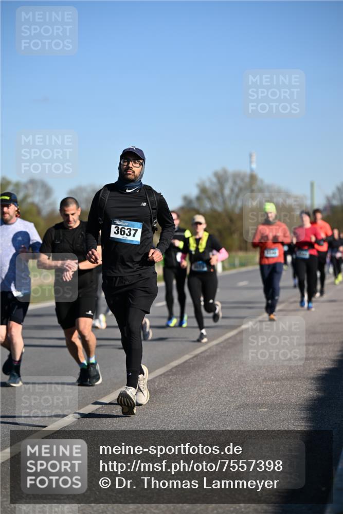 06.04.2025 - 44. Internationalen Wilhelmsburger Insellauf Dr. Thomas Lammeyer http://msf.ph/oto/7557398 06.04.2025 09:33:24 Laufen 3637 meine-sportfotos.de