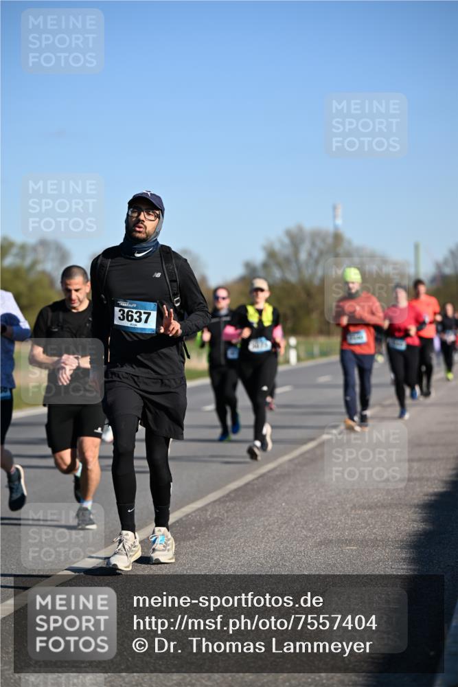 06.04.2025 - 44. Internationalen Wilhelmsburger Insellauf Dr. Thomas Lammeyer http://msf.ph/oto/7557404 06.04.2025 09:33:24 Laufen 3637 meine-sportfotos.de