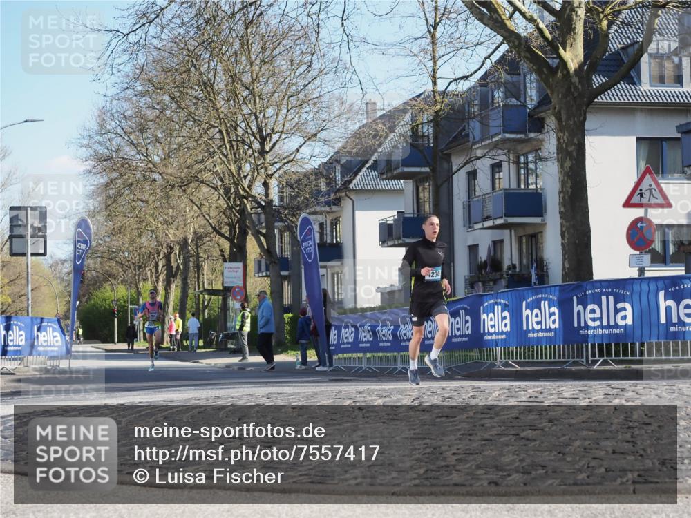 06.04.2025 - 44. Internationalen Wilhelmsburger Insellauf Luisa Fischer http://msf.ph/oto/7557417 06.04.2025 10:17:16 Ziel 4230 meine-sportfotos.de