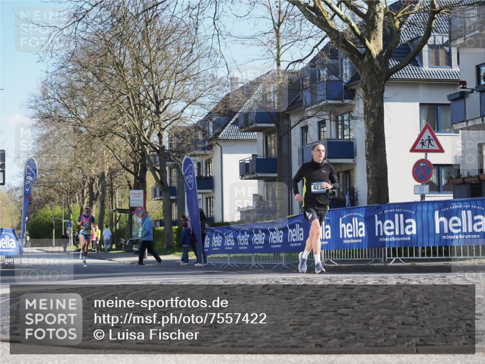 06.04.2025 - 44. Internationalen Wilhelmsburger Insellauf Luisa Fischer http://msf.ph/oto/7557422 06.04.2025 10:17:16 Ziel 4230 meine-sportfotos.de