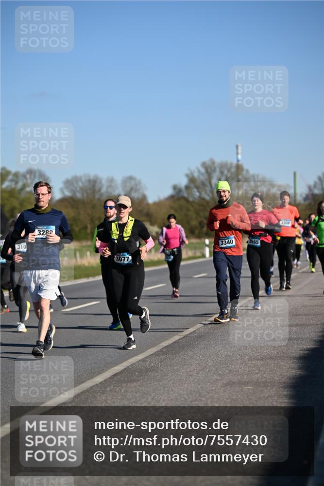 06.04.2025 - 44. Internationalen Wilhelmsburger Insellauf Dr. Thomas Lammeyer http://msf.ph/oto/7557430 06.04.2025 09:33:26 Laufen 310, 3280, 3340, 3077, 3565, 3309 meine-sportfotos.de
