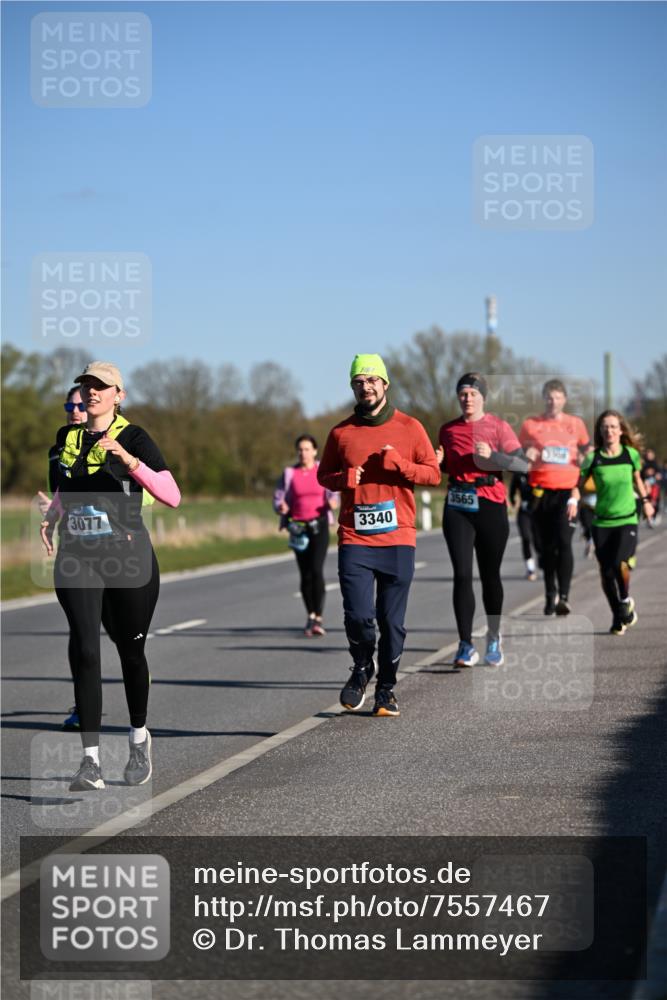 06.04.2025 - 44. Internationalen Wilhelmsburger Insellauf Dr. Thomas Lammeyer http://msf.ph/oto/7557467 06.04.2025 09:33:27 Laufen 3077, 3340, 3565 meine-sportfotos.de