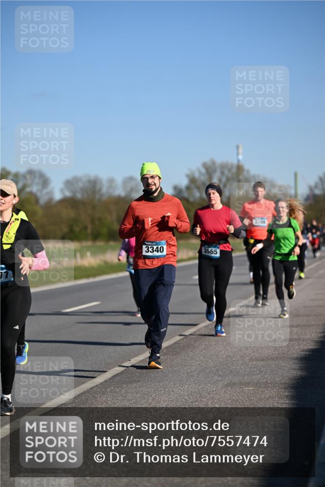 06.04.2025 - 44. Internationalen Wilhelmsburger Insellauf Dr. Thomas Lammeyer http://msf.ph/oto/7557474 06.04.2025 09:33:28 Laufen 3340, 3565, 1300 meine-sportfotos.de