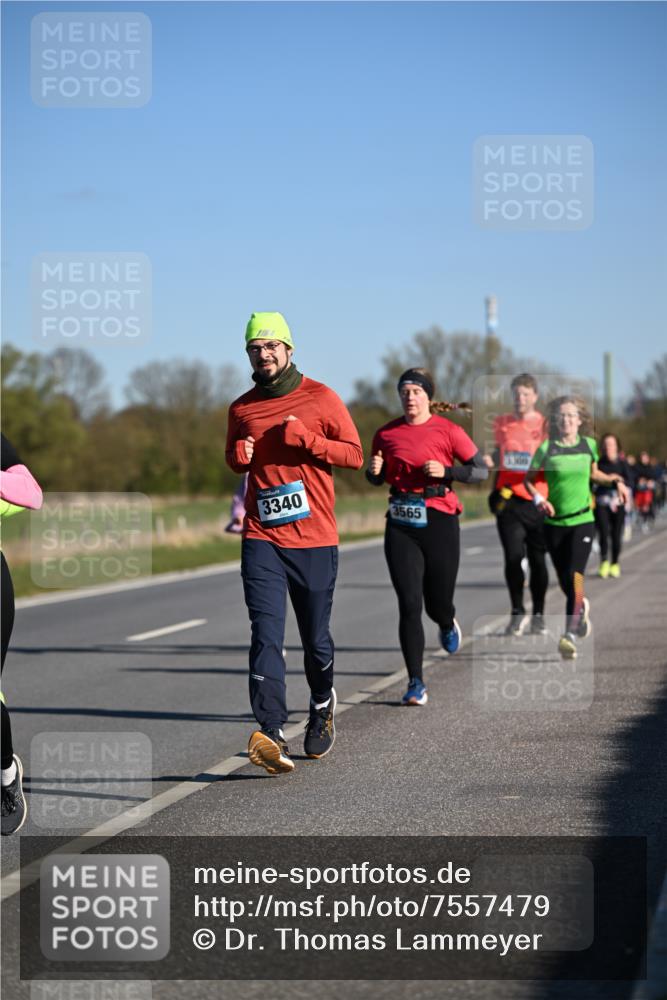 06.04.2025 - 44. Internationalen Wilhelmsburger Insellauf Dr. Thomas Lammeyer http://msf.ph/oto/7557479 06.04.2025 09:33:28 Laufen 3340, 3565 meine-sportfotos.de
