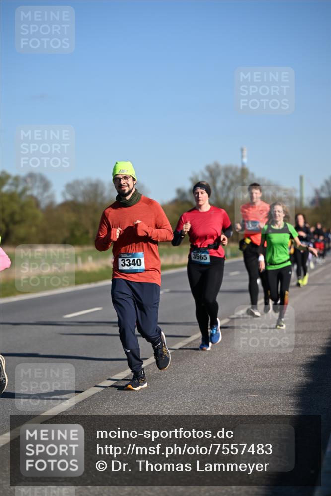 06.04.2025 - 44. Internationalen Wilhelmsburger Insellauf Dr. Thomas Lammeyer http://msf.ph/oto/7557483 06.04.2025 09:33:28 Laufen 3565, 3340 meine-sportfotos.de