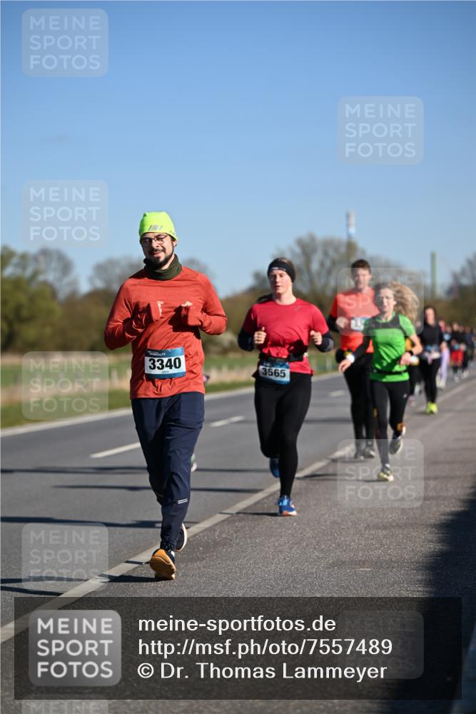 06.04.2025 - 44. Internationalen Wilhelmsburger Insellauf Dr. Thomas Lammeyer http://msf.ph/oto/7557489 06.04.2025 09:33:28 Laufen 3340, 3565 meine-sportfotos.de