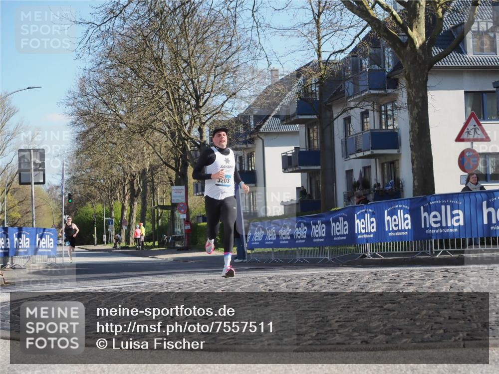 06.04.2025 - 44. Internationalen Wilhelmsburger Insellauf Luisa Fischer http://msf.ph/oto/7557511 06.04.2025 10:18:33 Ziel 3203 meine-sportfotos.de