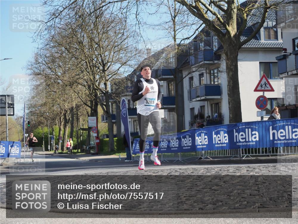 06.04.2025 - 44. Internationalen Wilhelmsburger Insellauf Luisa Fischer http://msf.ph/oto/7557517 06.04.2025 10:18:34 Ziel 3203 meine-sportfotos.de