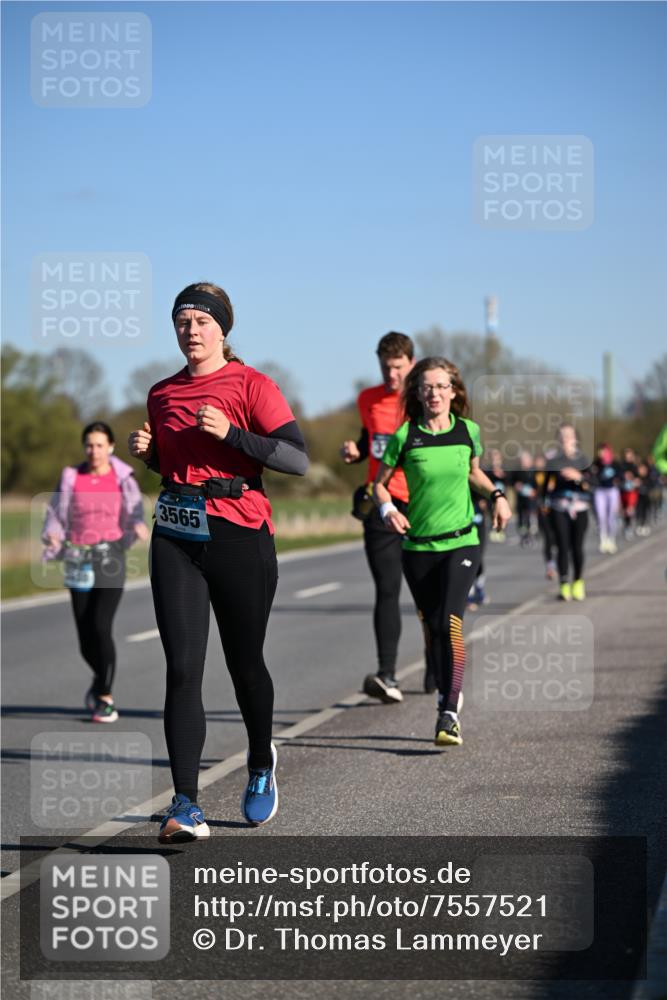 06.04.2025 - 44. Internationalen Wilhelmsburger Insellauf Dr. Thomas Lammeyer http://msf.ph/oto/7557521 06.04.2025 09:33:30 Laufen 3565 meine-sportfotos.de