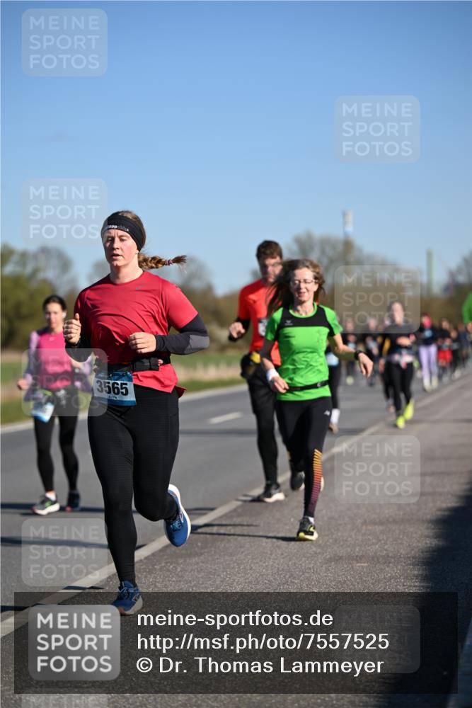 06.04.2025 - 44. Internationalen Wilhelmsburger Insellauf Dr. Thomas Lammeyer http://msf.ph/oto/7557525 06.04.2025 09:33:30 Laufen 3565 meine-sportfotos.de