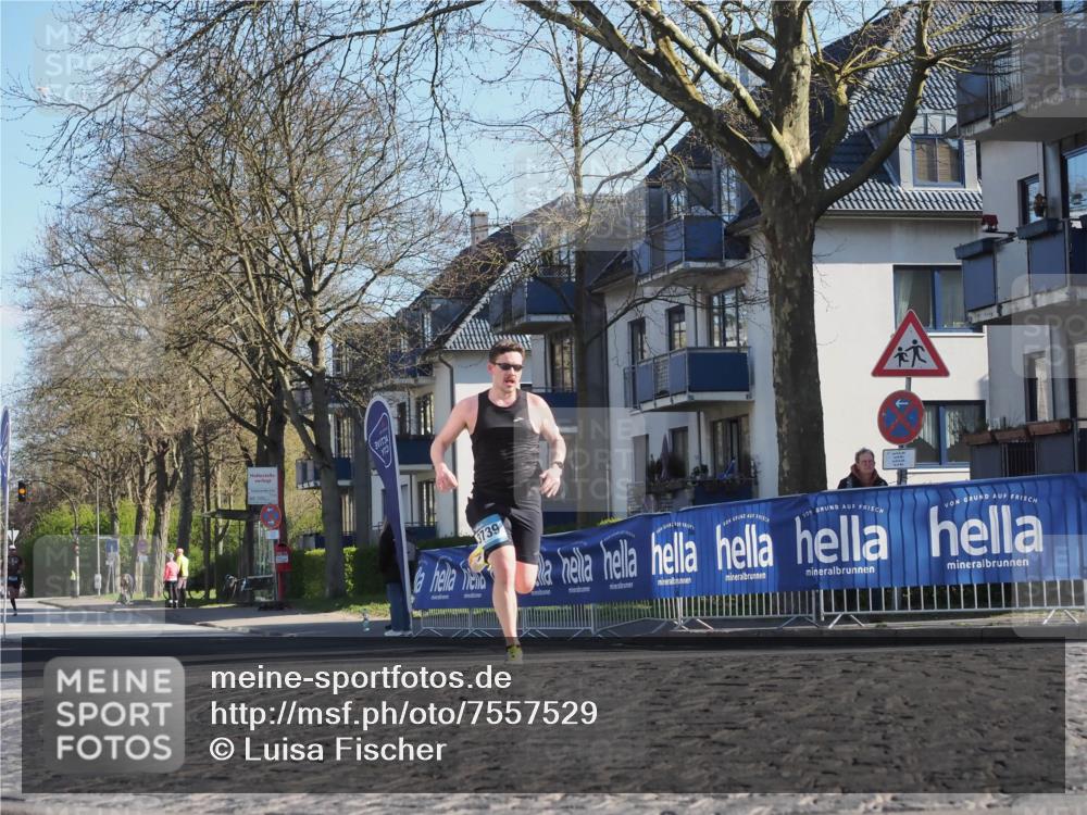 06.04.2025 - 44. Internationalen Wilhelmsburger Insellauf Luisa Fischer http://msf.ph/oto/7557529 06.04.2025 10:18:40 Ziel 3739 meine-sportfotos.de