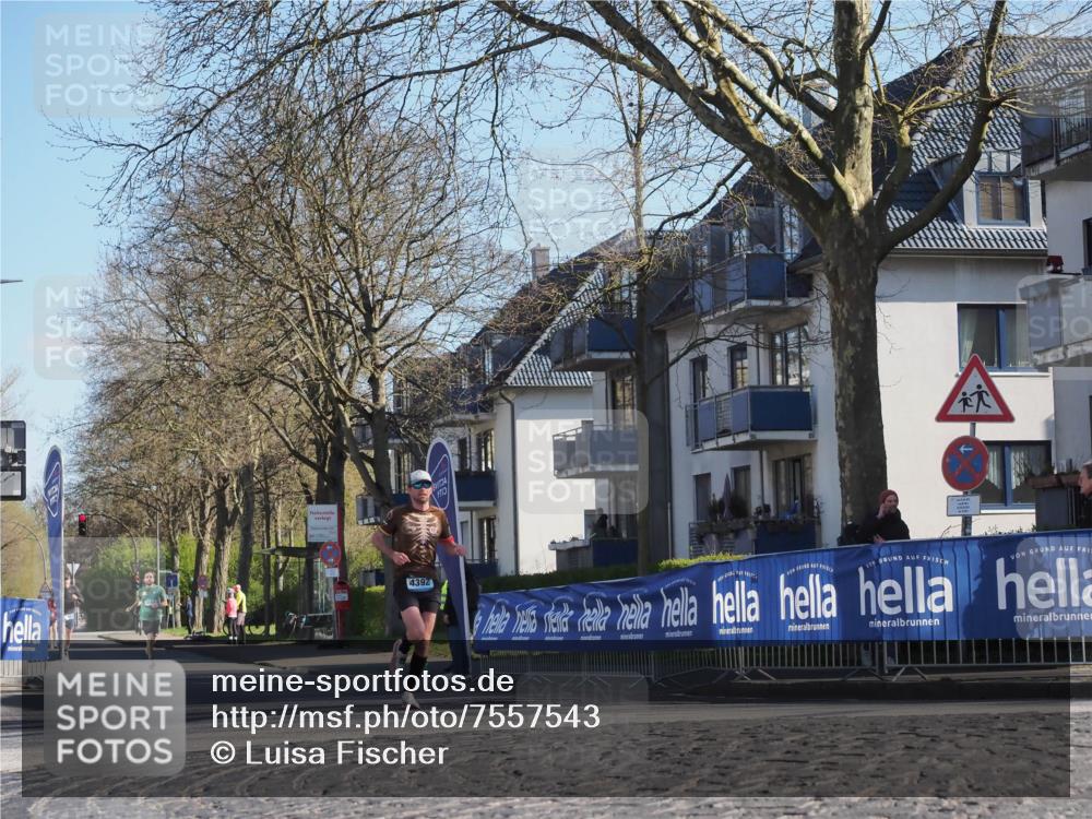 06.04.2025 - 44. Internationalen Wilhelmsburger Insellauf Luisa Fischer http://msf.ph/oto/7557543 06.04.2025 10:18:50 Ziel 4392 meine-sportfotos.de