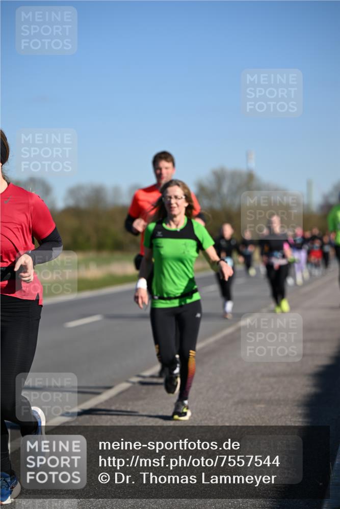 06.04.2025 - 44. Internationalen Wilhelmsburger Insellauf Dr. Thomas Lammeyer http://msf.ph/oto/7557544 06.04.2025 09:33:31 Laufen  meine-sportfotos.de